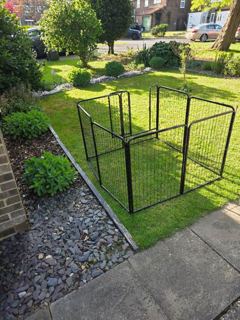 Black Adjustable Dog Pen suitable for puppy training
