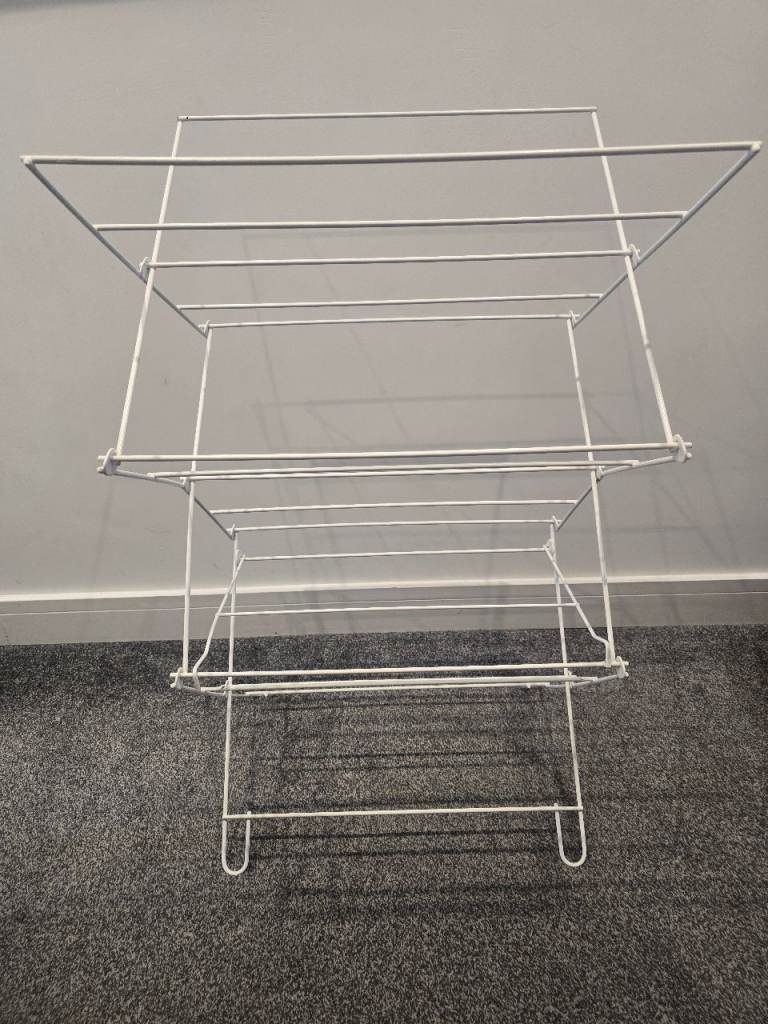 White Metal Laundry rack / Clothes Airer - Good Condition