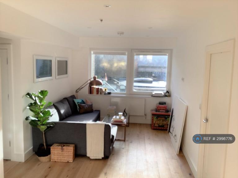 2 bedroom flat in High Street, Croydon, CR0 (2 bed) (#2998776)
