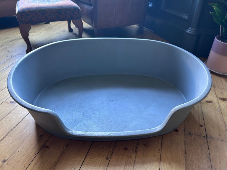 Grey Plastic Pet Bed for Dogs
