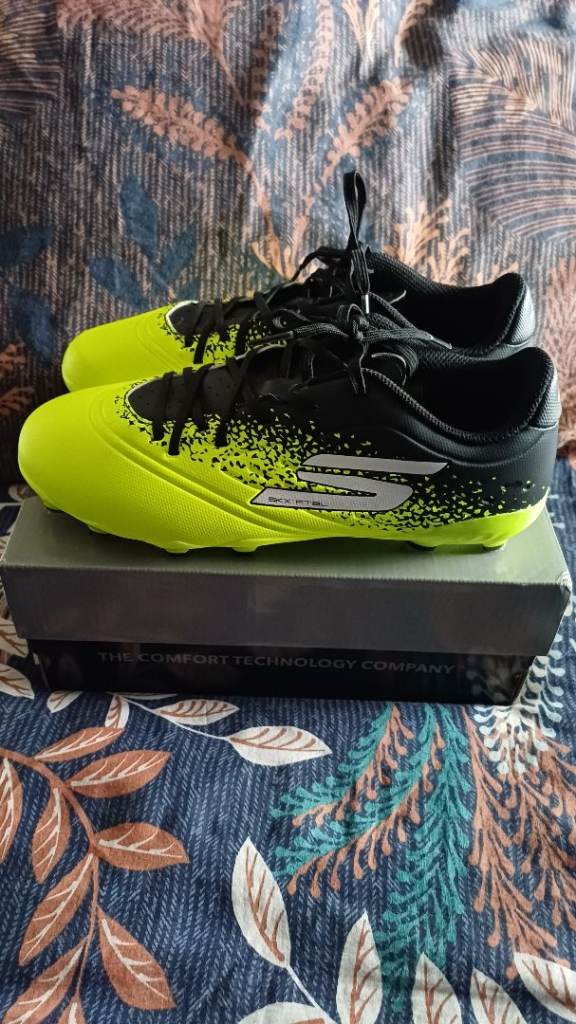 Football boots brand new