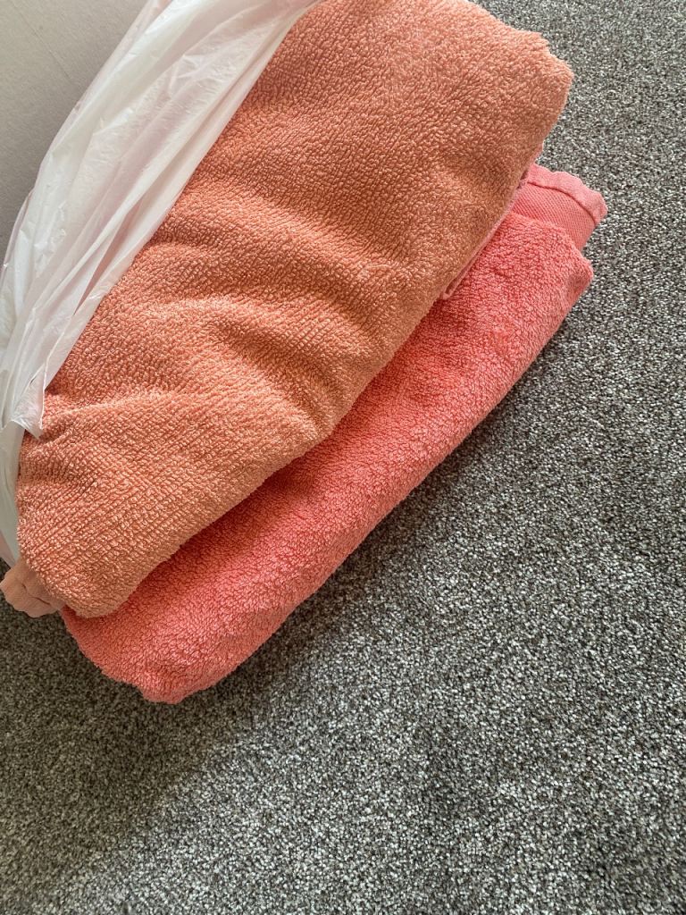 2x towels suitable for dogs FREE