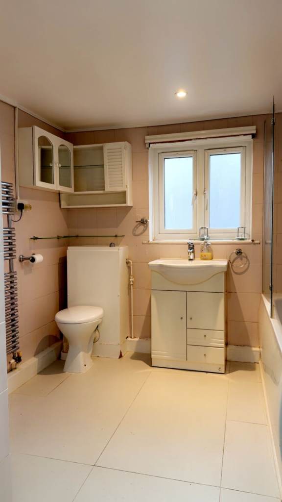 Four (4) BEDROOM House in Heart Of Walthamstow, E17 6AN..£2768pcm ..AVAILABLE NOW ! (Refurbished)