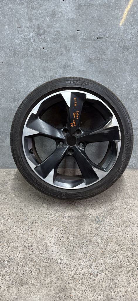Seat Leon cupra 5F Alloy 225 / 45 / 18 