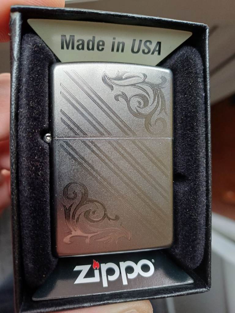 Zippo Planeta Florentine Mint Condition 