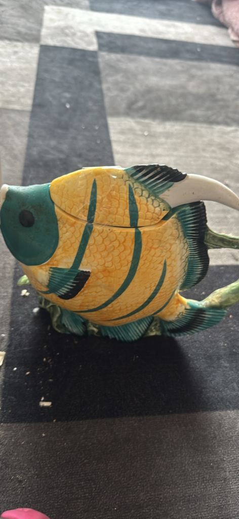Vintage novelty angelfish teapot