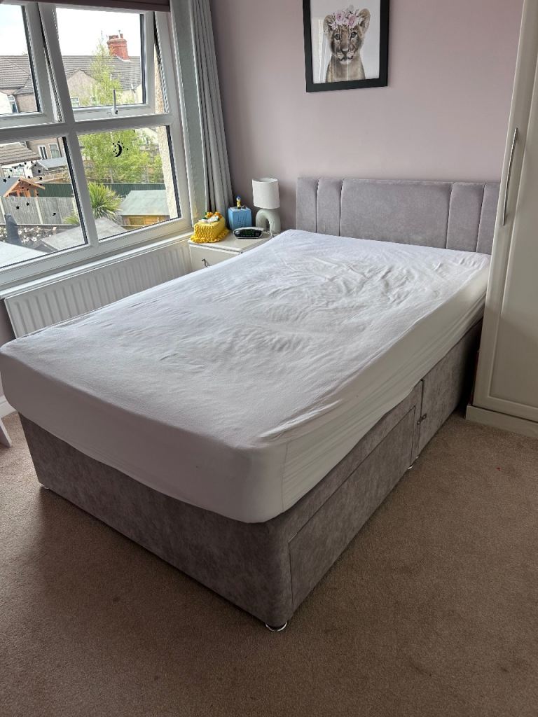 3/4 bed with headboard and mattress