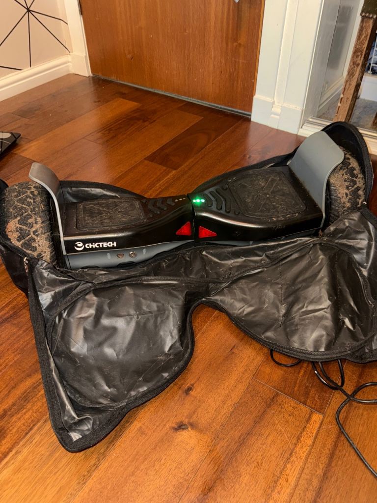 CHICTECH Hoverboard – Black, Good Condition with Carry Bag