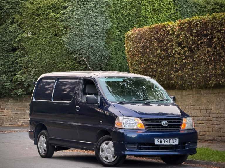 TOYOTA HIACE 2.5 D4-D SWB [BARNDOORS] + NEW TBELT&CLUTCH + DRIVES V WELL + CLEAN