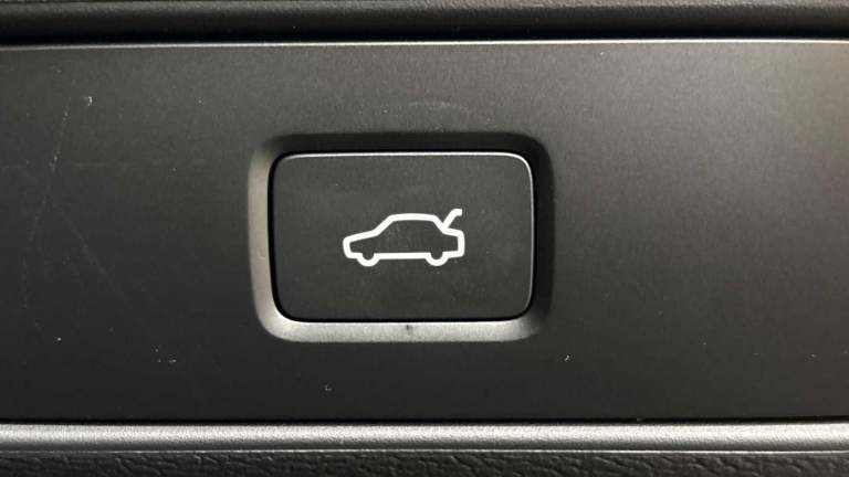 2025 Volvo EC40 Twin Motor 82kWh Plus SUV 5dr Electric Auto AWD (408 ps) ESTATE Electric Automatic