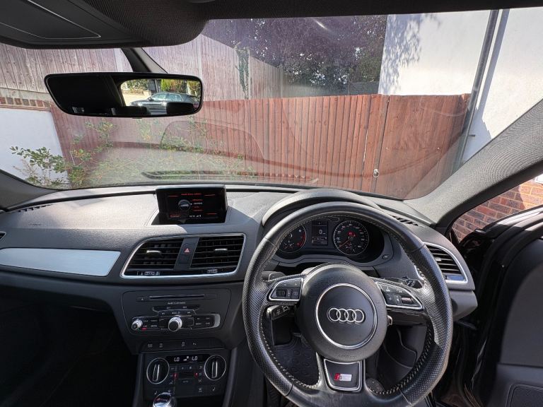 Audi Q3 S Line. Black Edition 1.4 Automatic 