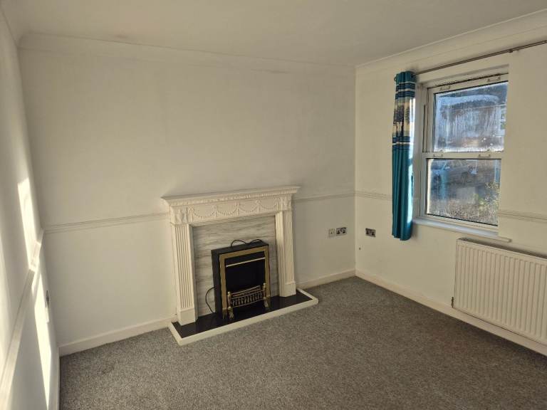 Two bedroom flat in Christchurch area