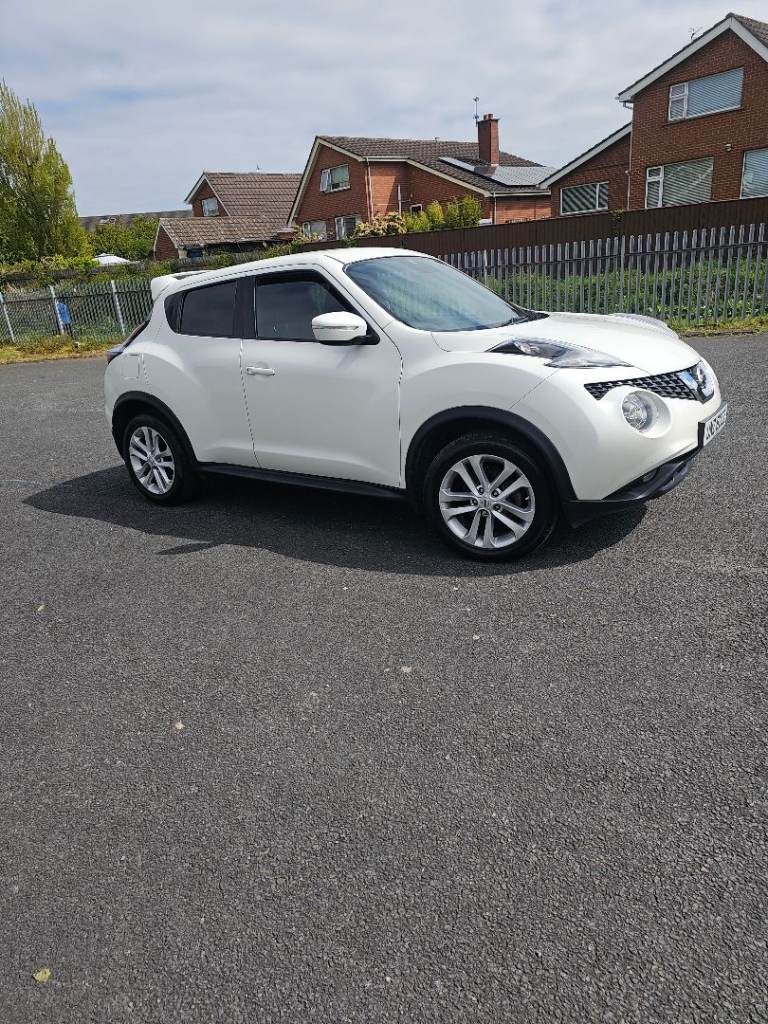 Stunning white Nissan Juke 1.5dci