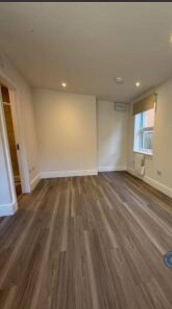 Studio flat luton monthly short let rent LU48DD room ensuite cheap temporary emergency