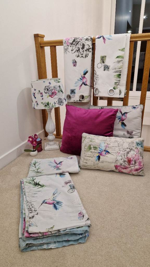 Girls single bedding and cushion bedroom set