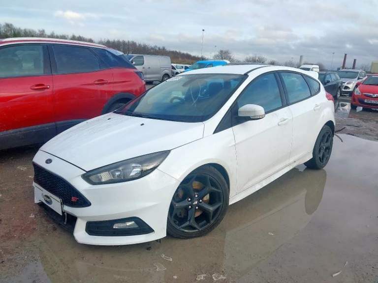 BREAKING FORD FOCUS 2.0 PETROL 2017 STOCK NUMBER XY75