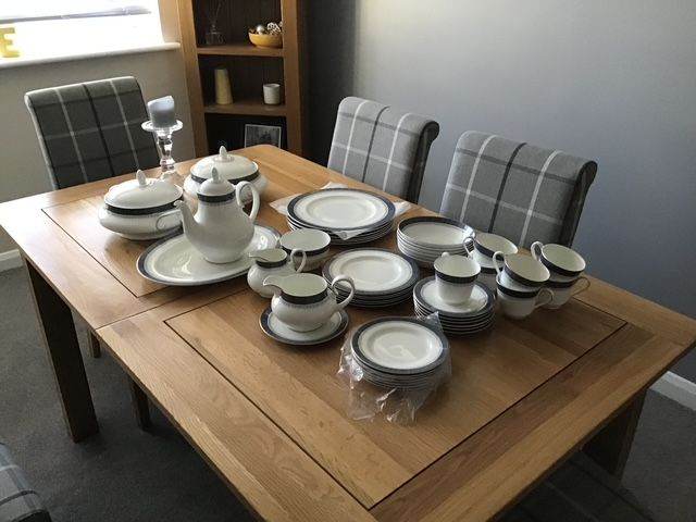 Royal Doulton - Sherbrooke 46 Piece Dinner Service