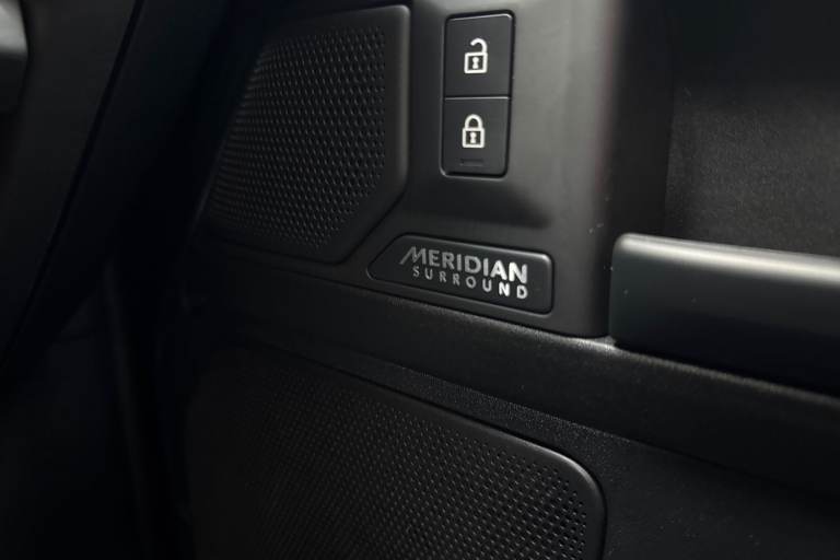 2025 Land Rover Defender 110 4.4 P635 V8 MHEV OCTA Auto 4WD Euro 6 (s/s) 5dr SUV Automatic