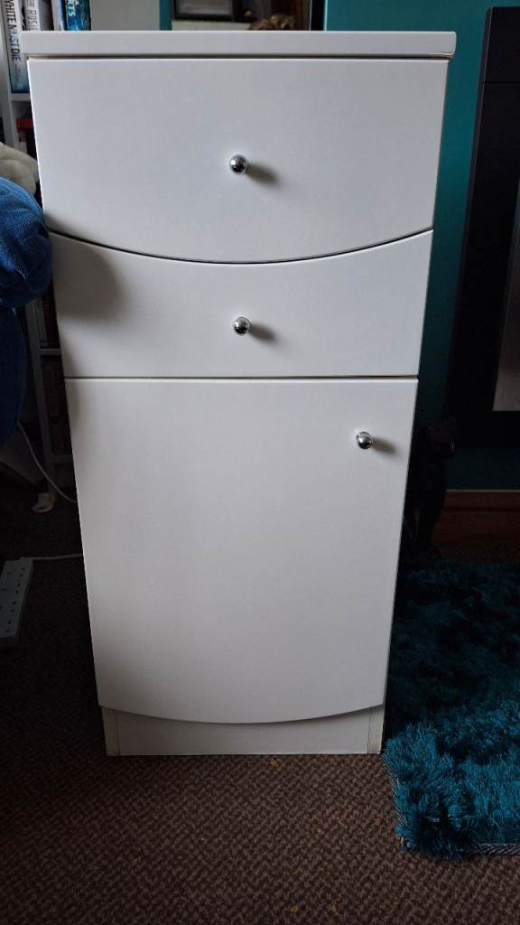 Bathroom cabinet 