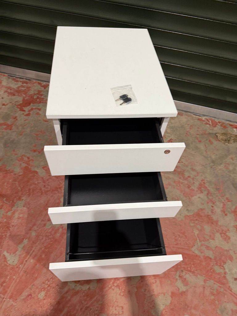 New Mobile 3 Draw Mobile Pedestal in White laminate Keys/Under Desk Pedestal 