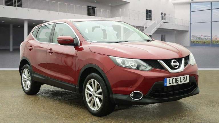 2016 Nissan Qashqai 1.2 DiG-T Acenta [Smart Vision Pack] 5dr Xtronic HATCHBACK PETROL Automatic
