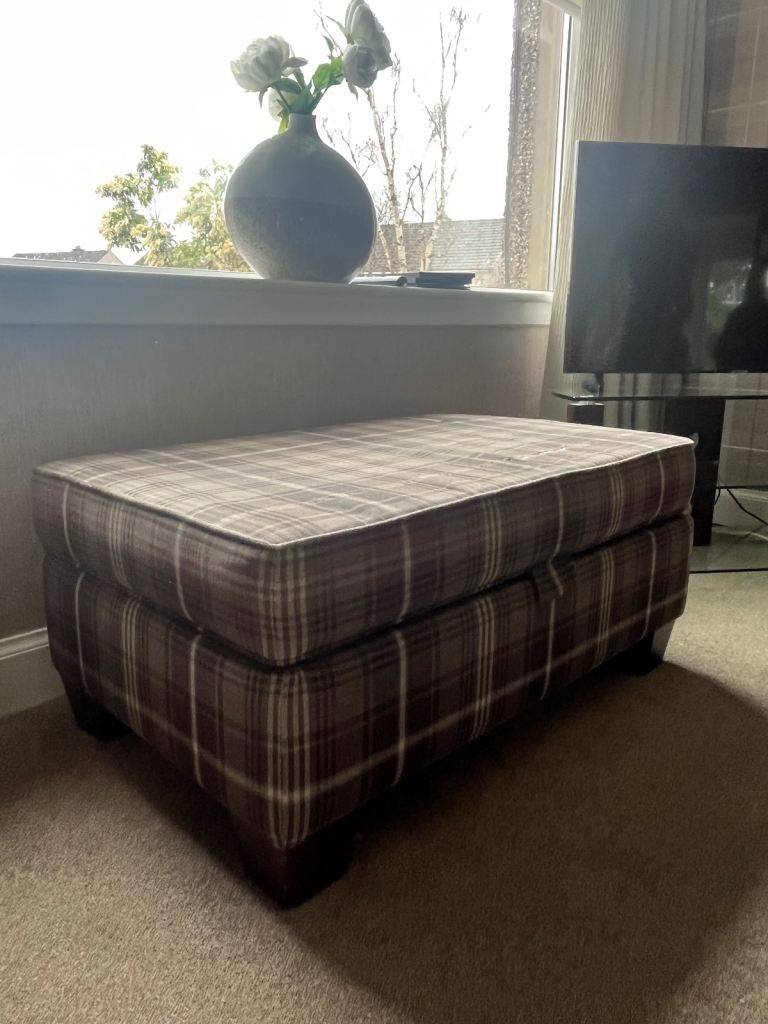 Storage box / ottoman seat