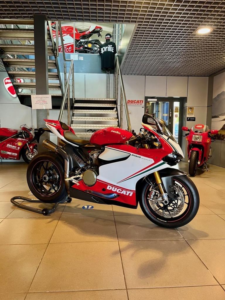 DUCATI PANIGALE 1199S TRICOLORE SPECIAL EDITION - 5K MILES - XMAS DELIVERY OFFER
