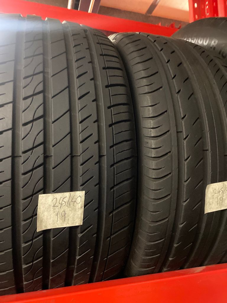 245/40/ZR19 