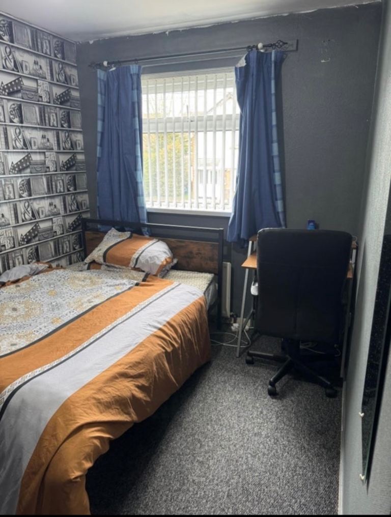 Room available to live for single person