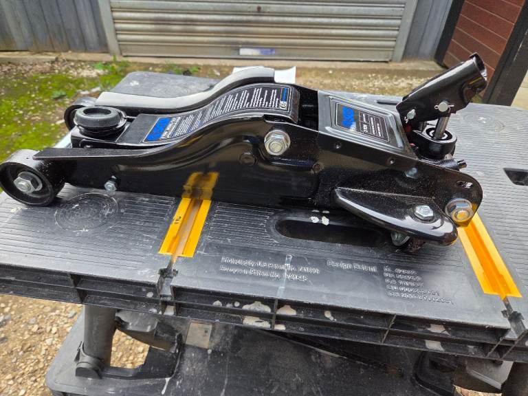 SGS 2 TON TROLLEY JACK