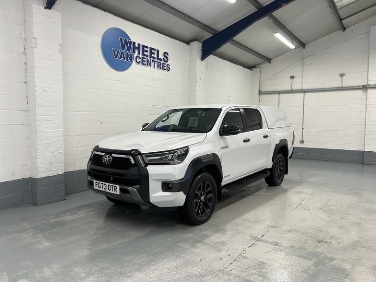 2023 Toyota Hilux 2.8 D-4D Invincible X Pickup Double Cab 4dr Diesel Auto 4WD Euro 6 (s/s) (2 Pic...