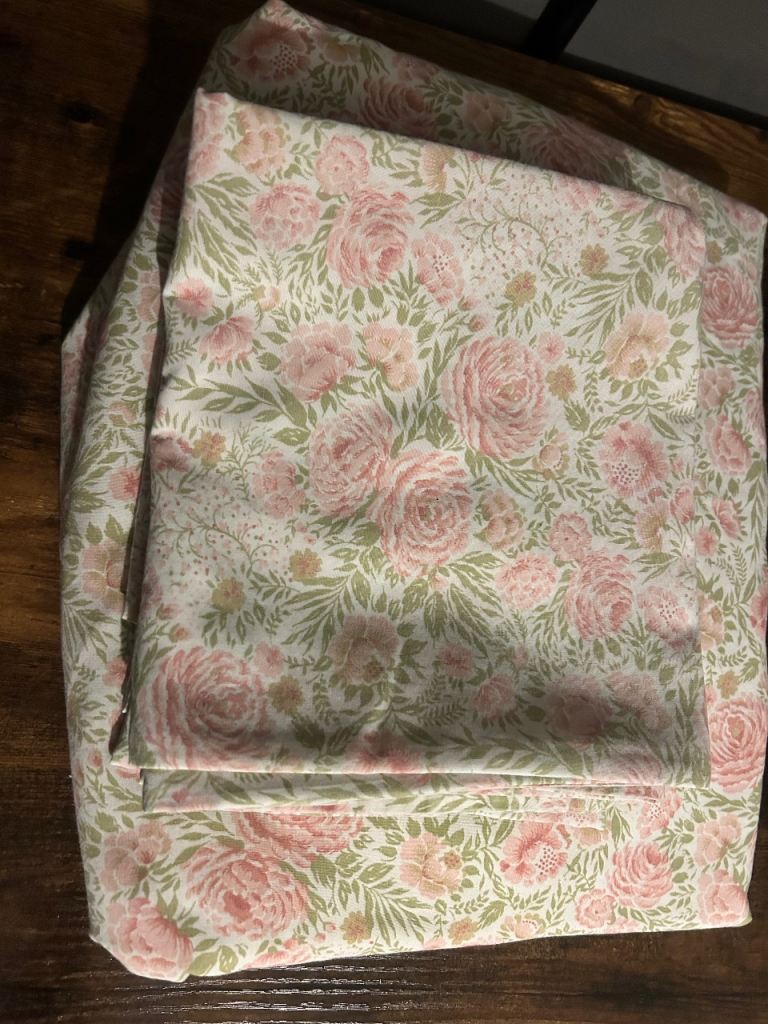 Floral Duvet Cover & 4 pillow cases 