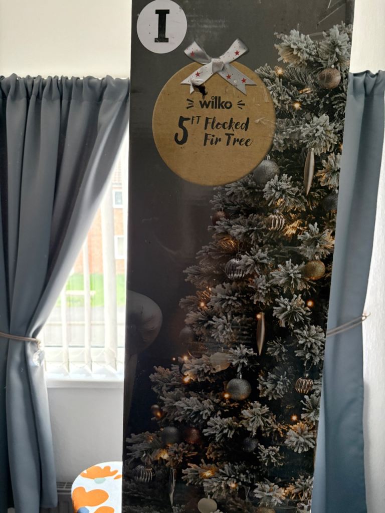2x Christmas trees