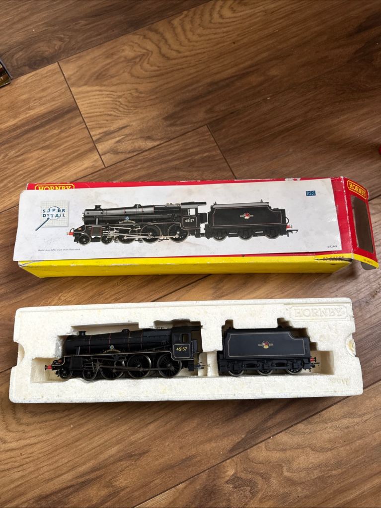 Hornby R2321 BR 4-6-0 Class 5MT Locomotive 45455