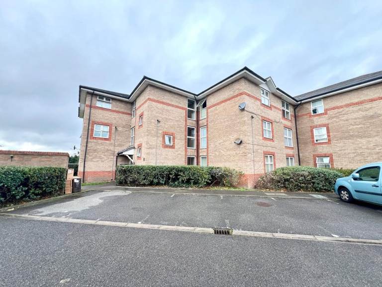  Immediately available Discover a newly furnished 2 bedroom en-suite