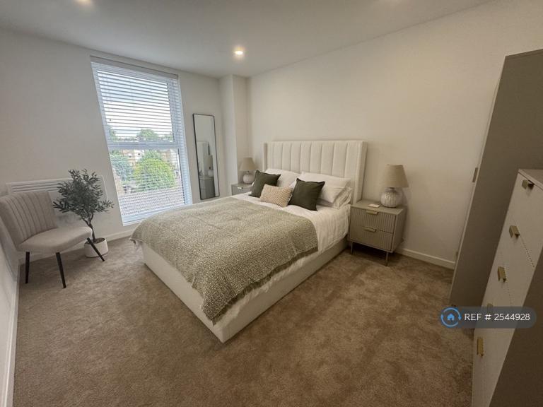 1 bedroom flat in Springbank Road, London, SE13 (1 bed) (#2544928)