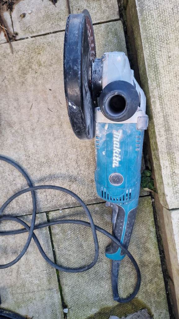 Makita Angle Grinder 