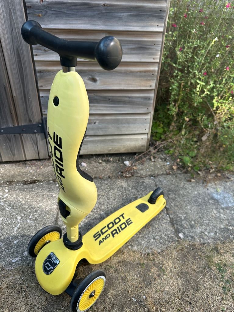 Kids’s scooter and ride-on for ages 1 to 5 years old