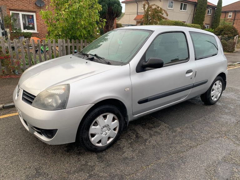 Renault Clio 1.2 { 1 years Mot } ulez compliant 