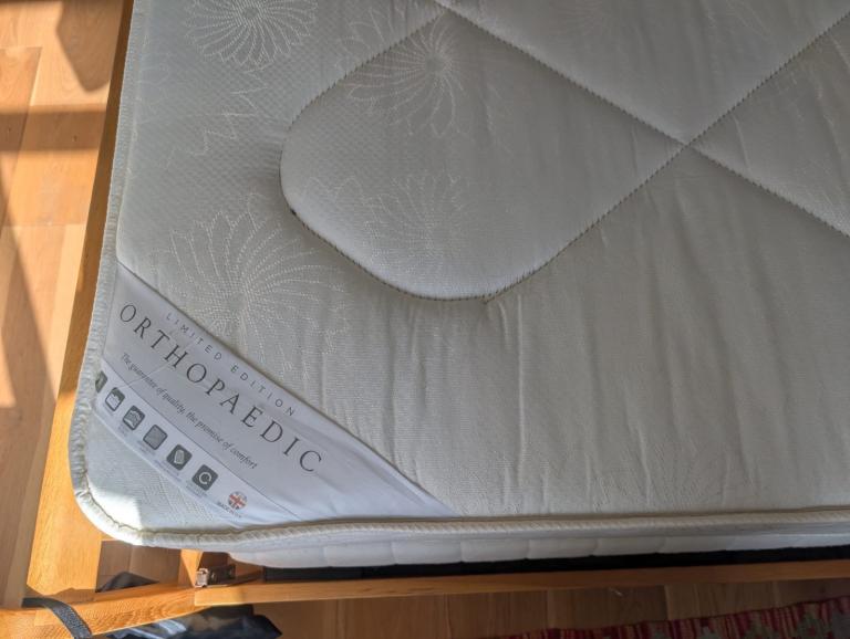 Soft bed mattress 140cmx190 cm