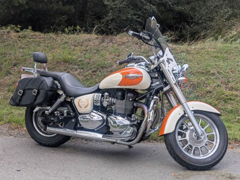 Triumph, BONNEVILLE America limited , 2016, 865 (cc)