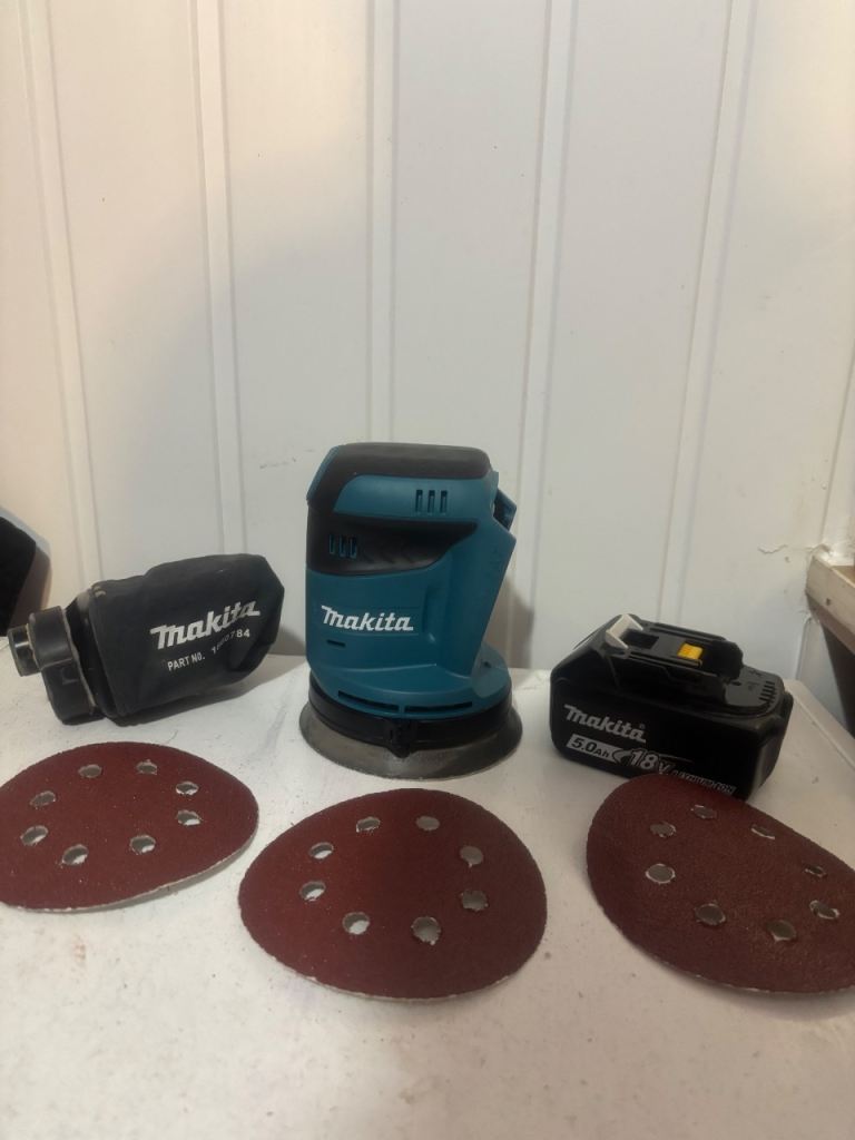 Makita 18v sander + 5amp 