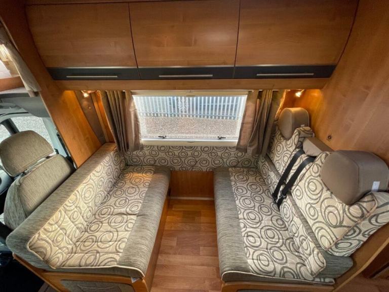 Auto-trail Arapaho 4 Berth 4 Belt End Lounge Motorhome automatic