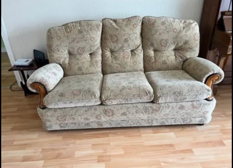 3 seater , upholstered sofa ~ smoke free/ pet free home-( extra items ~ 3 piece suite~ £140 all in)