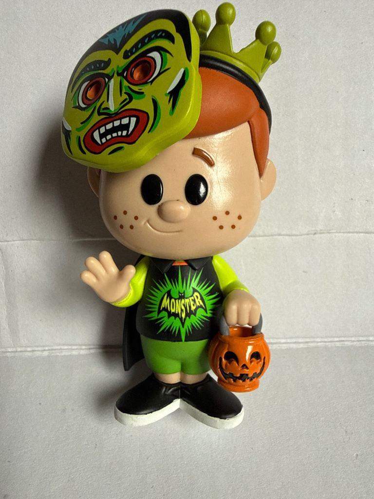 Freddy Funko Trick or Treat NYCC Funko Soda Common Vaulted With can and Pog
