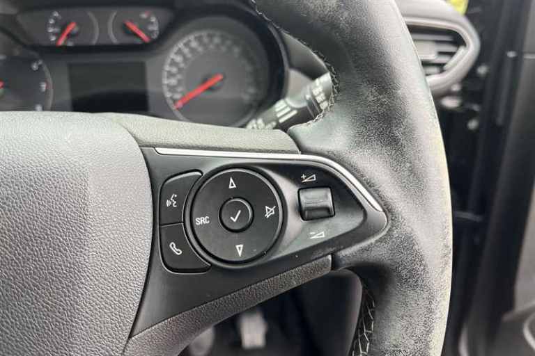 2021 Vauxhall Crossland 1.2i (83 PS) SE 5 Door Petrol SUV *** 1 Private Owner from New *** SUV Pe...