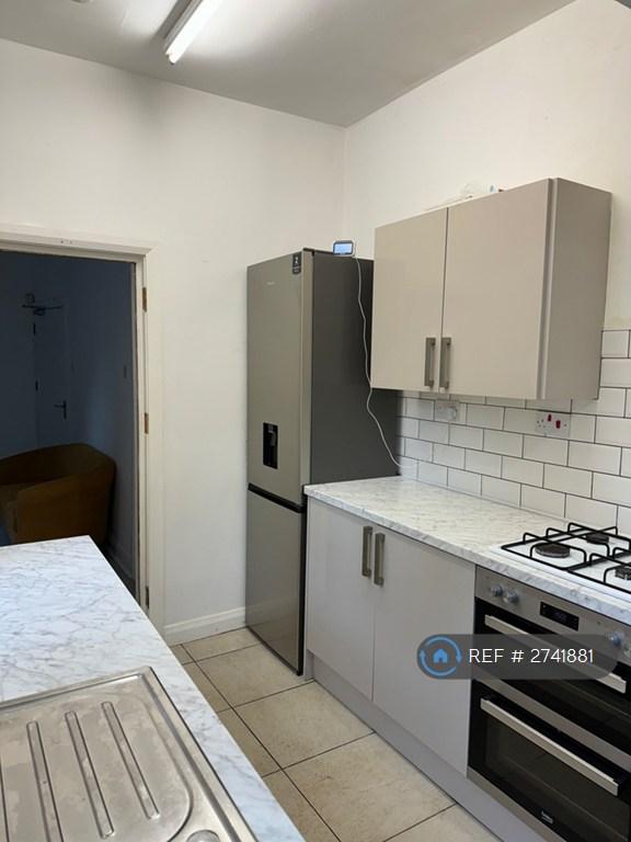 4 bedroom house in Coronation Street, Salford, M5 (4 bed) (#2741881)