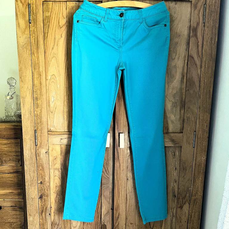 Women's bright green straight trousers. Size 8. Cotton/elastane. CAN POST