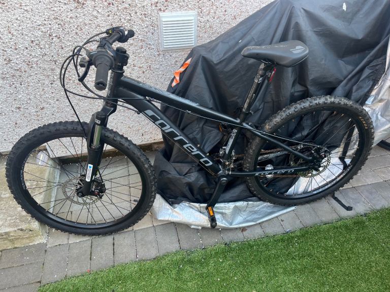Black Carrera Junior Mountain Bike