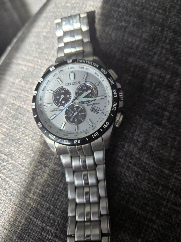 Mens citizen watch 5 months old unwanted gift cost £550 in samuels